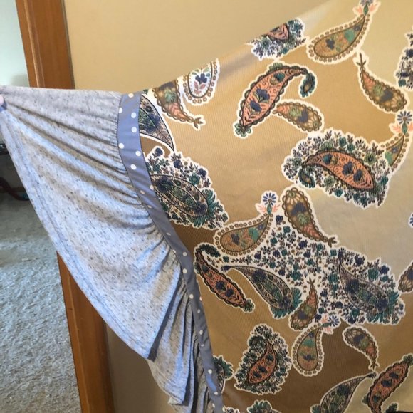 Story Teller Grey Multicolored Poncho Ruffle  812  NWT Boutique - Picture 2 of 4